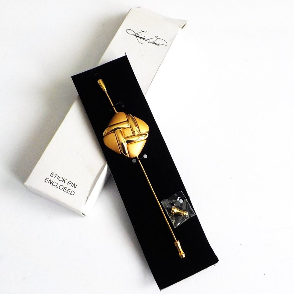 Vintage Linda Dano Signed Goldtone Knotted Stick Pin Brooch in Box